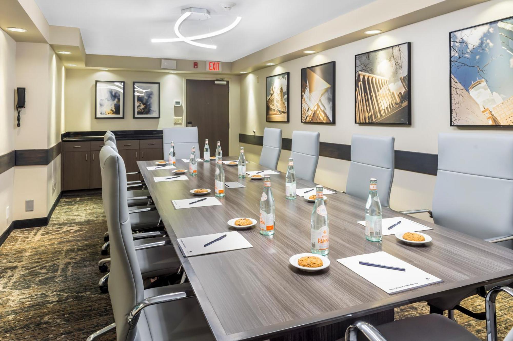 Doubletree By Hilton Roseville Minneapolis Экстерьер фото